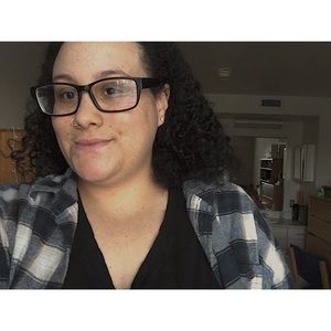 Meet your Posher, Alexis